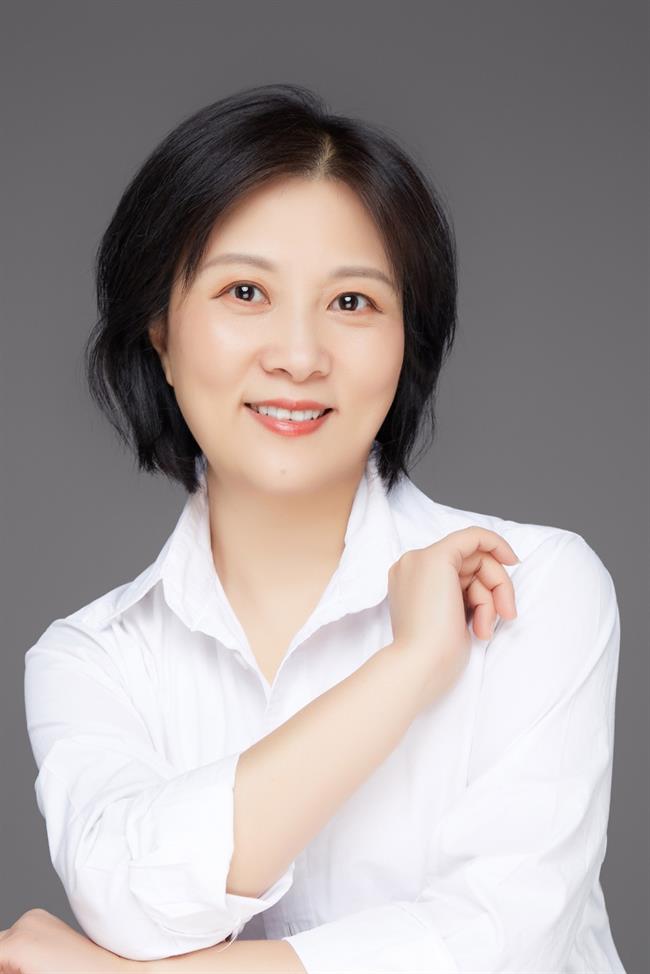 周伟君照片.jpg 周伟君照片.jpg
