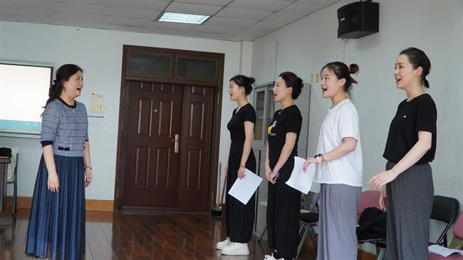 唱腔实训室.jpg 唱腔实训室.jpg