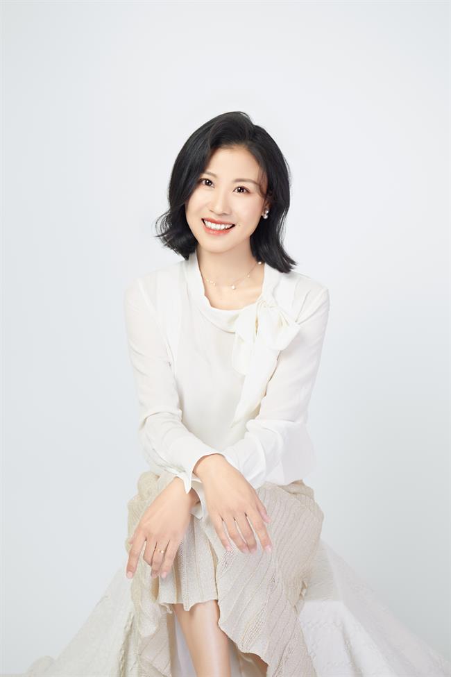 卢茜.jpg 卢茜.jpg