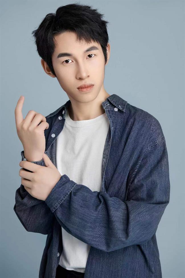 曹瑞生活照1.jpg 曹瑞生活照1.jpg